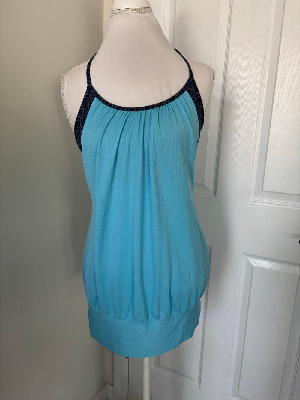Lululemon No Limits Tank Teal Gathered Back Size 10?